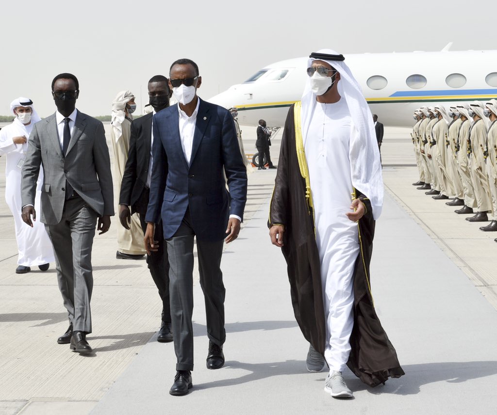 Perezida Kagame yagiye kunamira uwari Perezida wa UAE witabye Imana