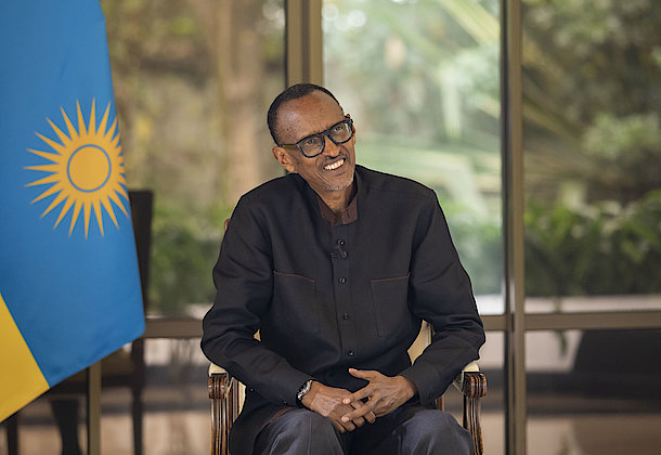 Perezida Kagame yashimiye abayobozi n’abantu batandukanye bo ku Isi