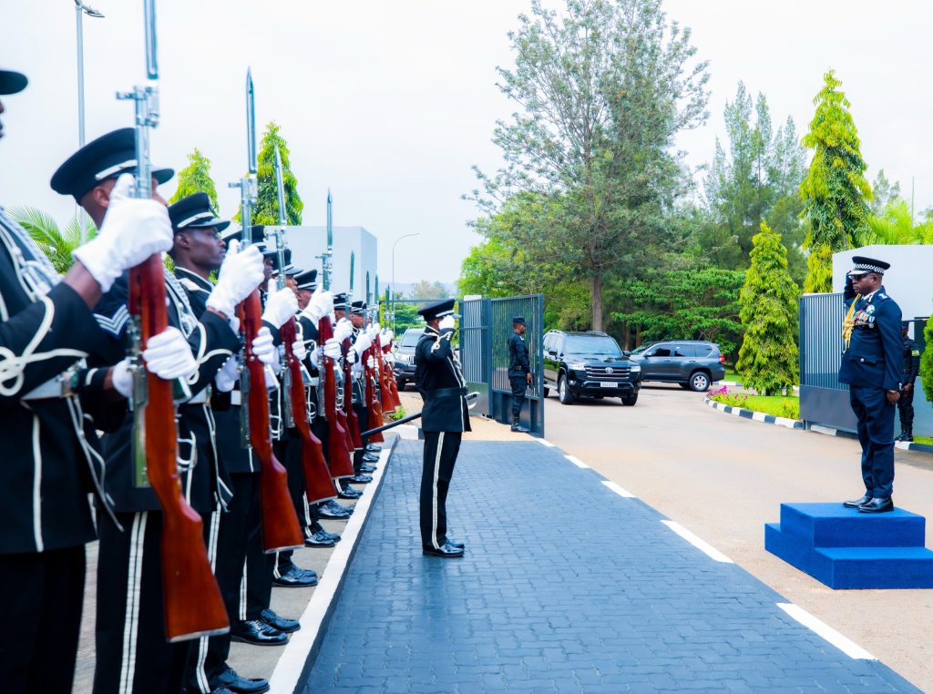 Umuyobozi Mukuru wa Polisi y’u Rwanda yakiriye Umuyobozi wa Polisi ya Gambia